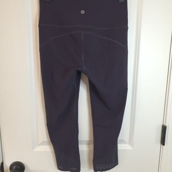🍇 Lululemon Anew Crop (21") - Black Grape - Size 6 - Excellent Condition 💜 - Picture 15 of 16